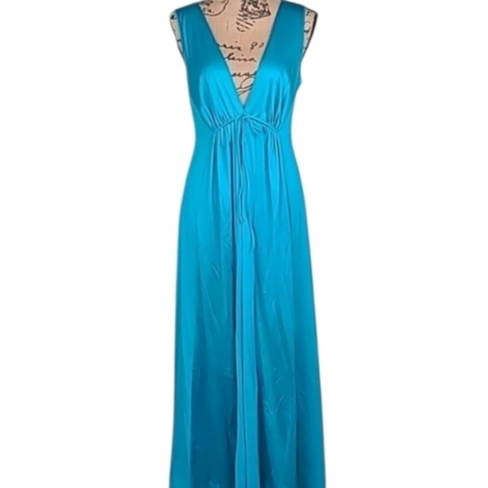 Vanity Fair Turquoise Long Night Gown